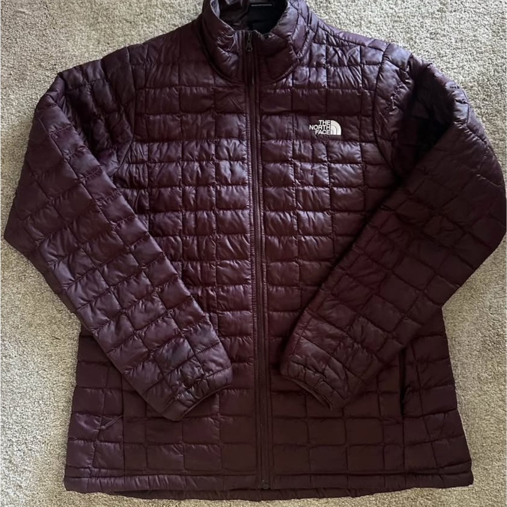 The North Face Quilted Jacket Thermoball in maroon